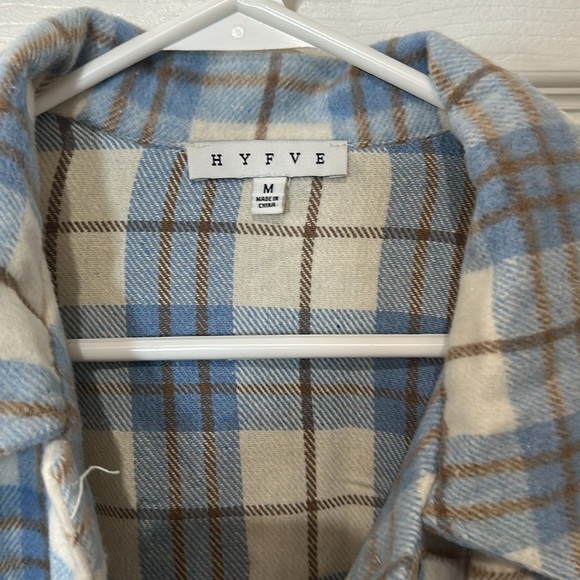 Shacket - Picture 2 of 2